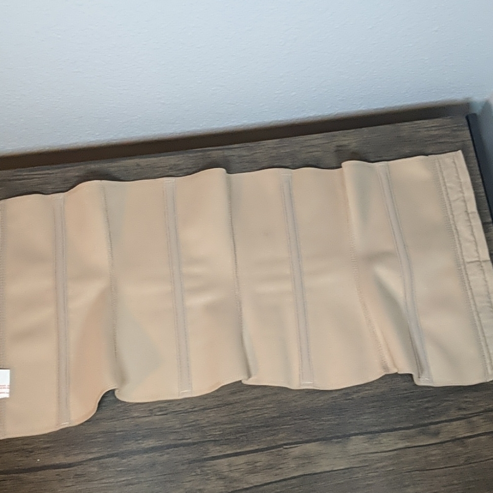 Squeem perfect waist magical waist trainer - Picture 5 of 8